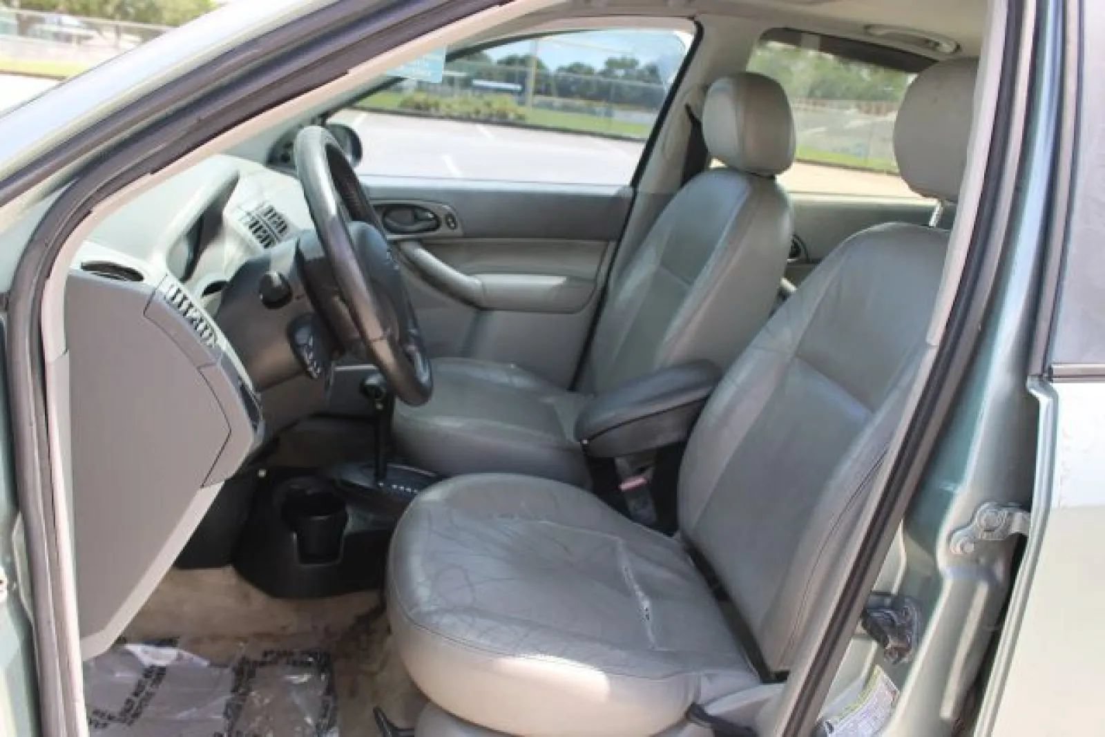 Used 2005 Ford Focus S FWD image 9