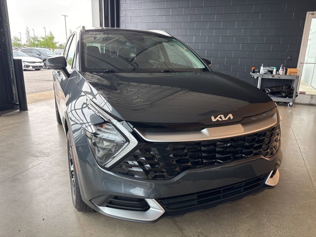 Certified 2023 Kia Sportage EX AWD/4WD image 2