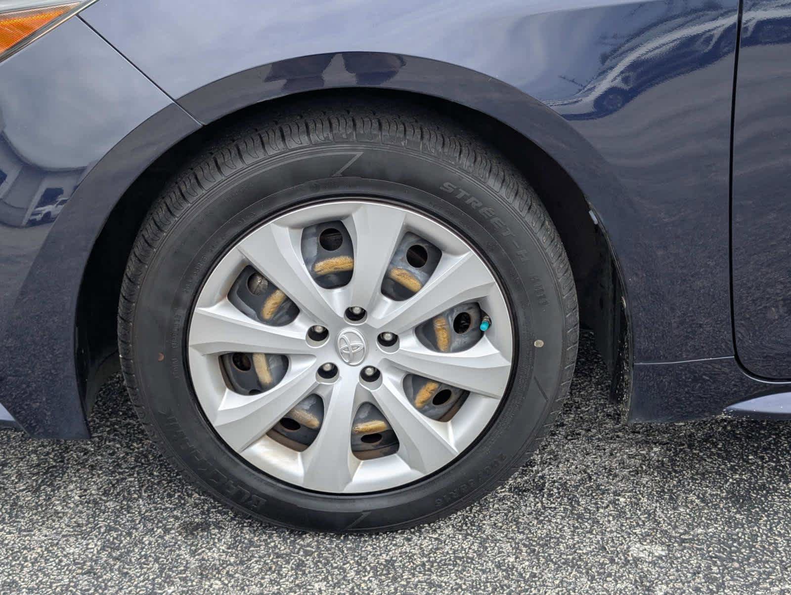Used 2021 Toyota Corolla LE FWD image 6