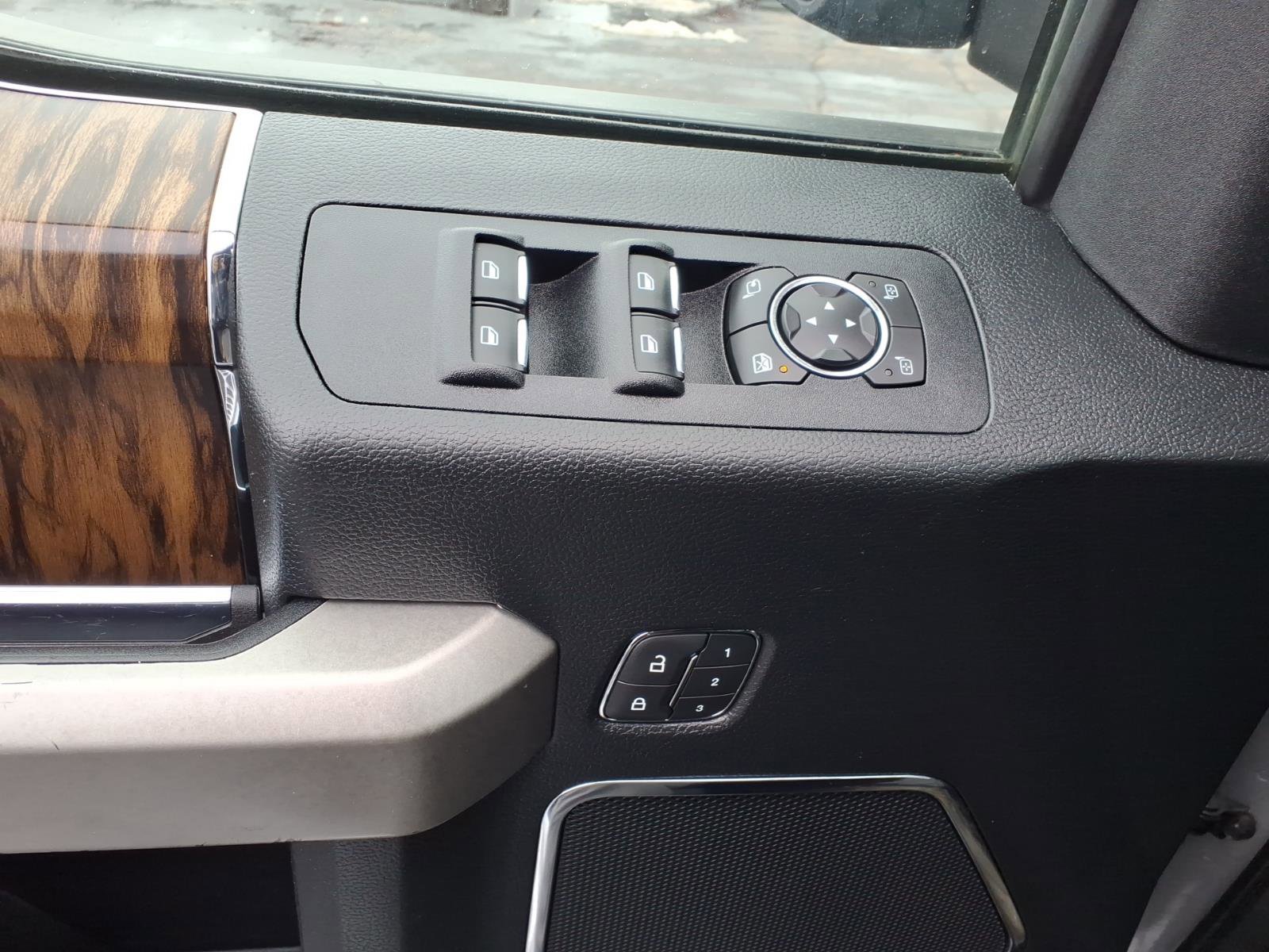 Used 2020 Ford F150 Lariat image 16