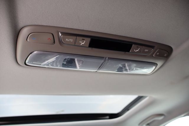 Used 2025 Kia Telluride S FWD image 8