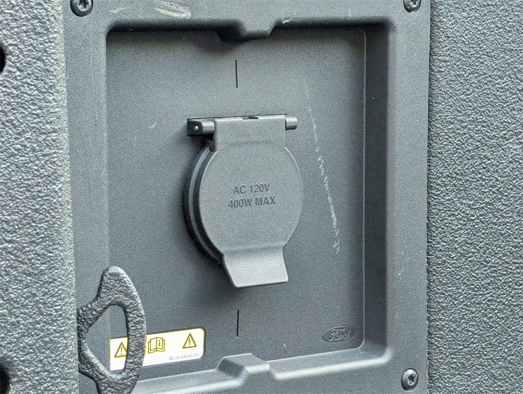 Certified 2022 Ford F150 XLT w/ Equipment Group 302A High image 11