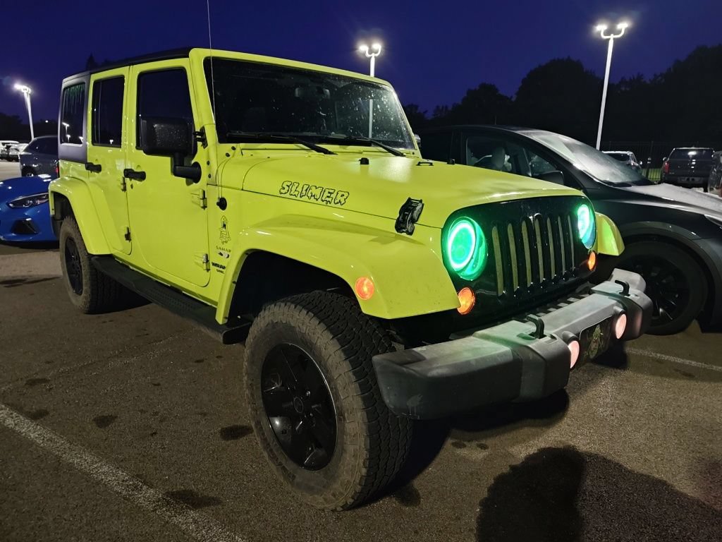Used 2016 Jeep Wrangler Unlimited Sahara w/ Mopar Chrome Edition Group AWD/4WD image 3