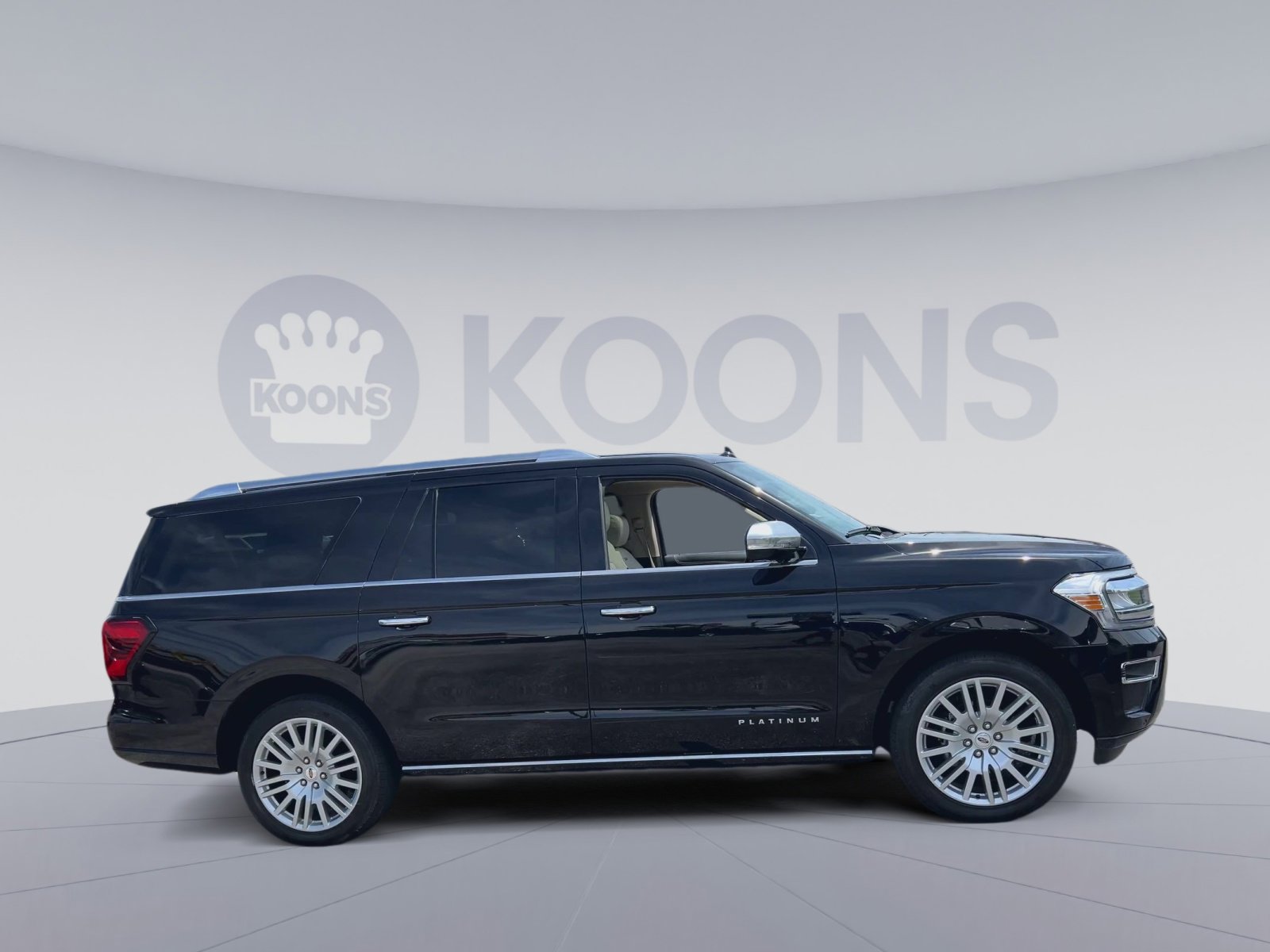 Used 2023 Ford Expedition Max Platinum AWD/4WD image 2