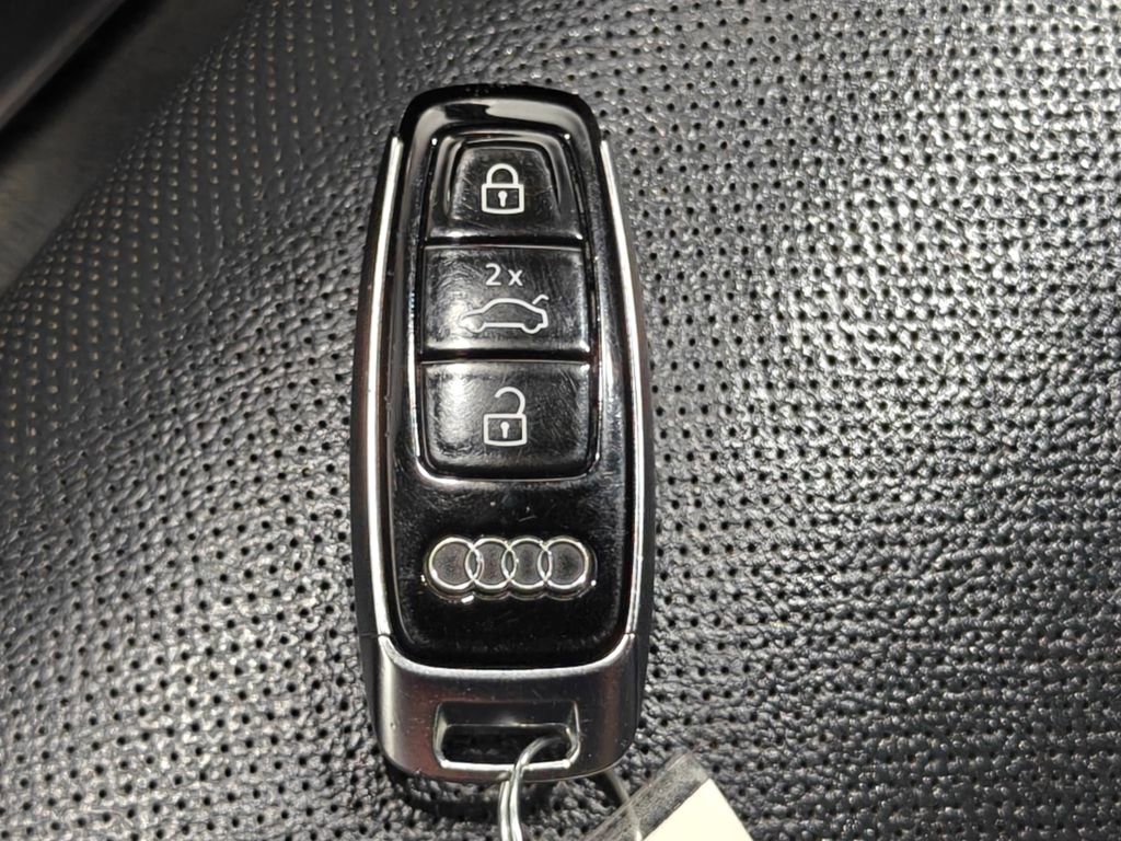 Used 2021 Audi A8 L 3.0T w/ Executive Plus Package image 15