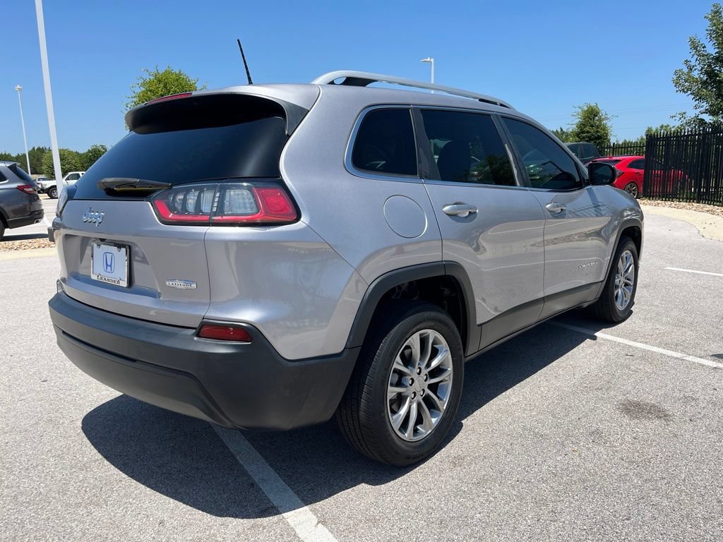 Used 2019 Jeep Cherokee Latitude Plus FWD image 4