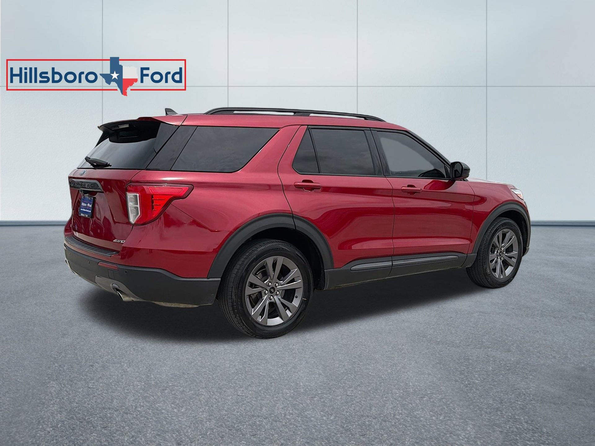 Used 2022 Ford Explorer XLT w/ Equipment Group 202A AWD/4WD image 7