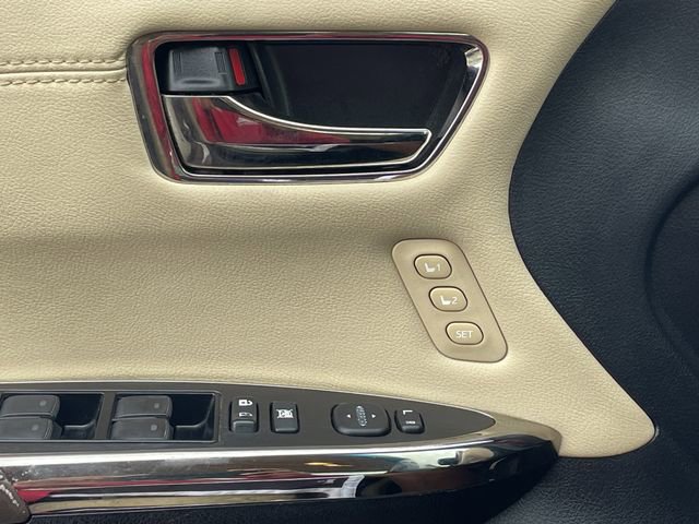 Used 2013 Toyota Avalon XLE Touring image 23