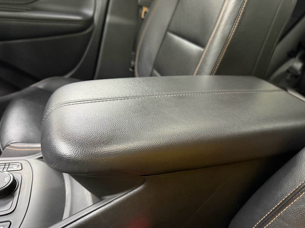 Used 2018 GMC Terrain SLT w/ Preferred Package AWD/4WD image 40
