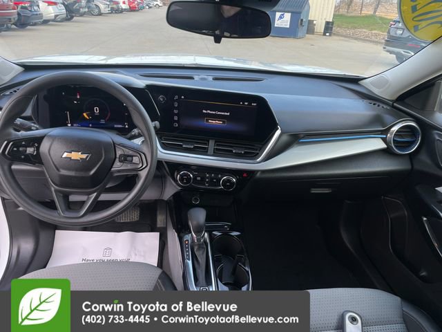 Used 2025 Chevrolet Trax LT FWD image 20