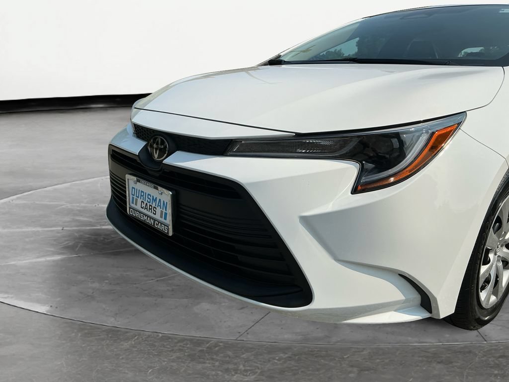 Used 2025 Toyota Corolla LE FWD image 22
