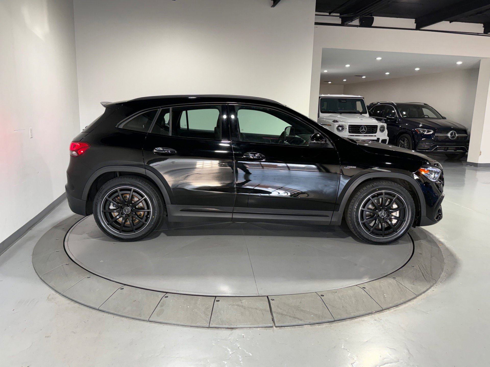Used 2022 Mercedes-Benz GLA 35 AMG 4MATIC w/ Premium Package Lite image 22