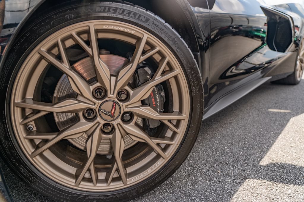 Used 2024 Chevrolet Corvette Stingray Preferred Cpe w/ Z51 Performance Package RWD image 4