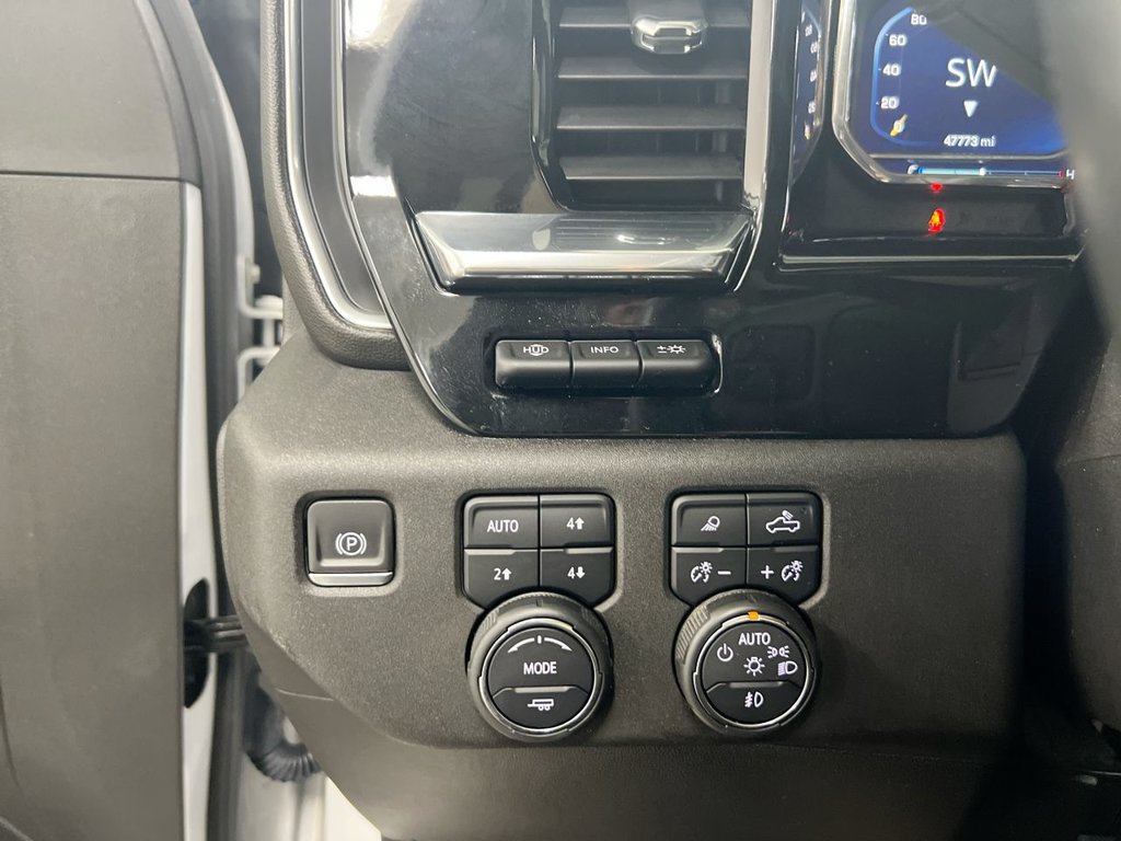 Used 2024 Chevrolet Silverado 2500 High Country w/ Technology Package AWD/4WD image 19