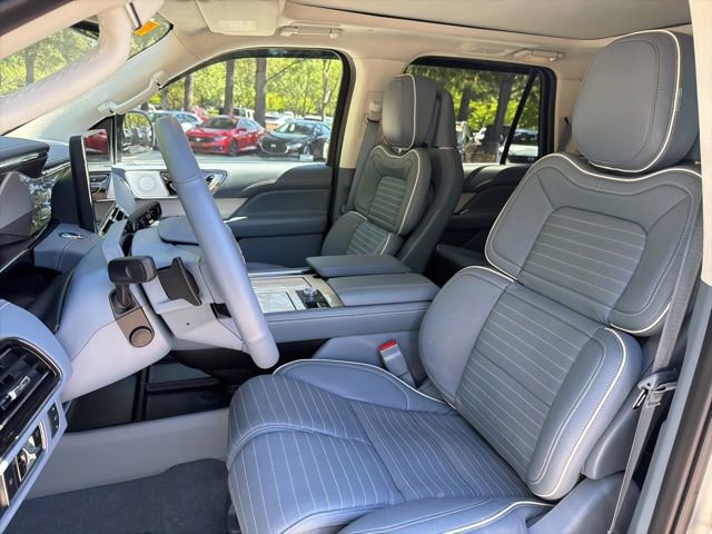 Used 2024 Lincoln Navigator Black Label AWD/4WD image 10
