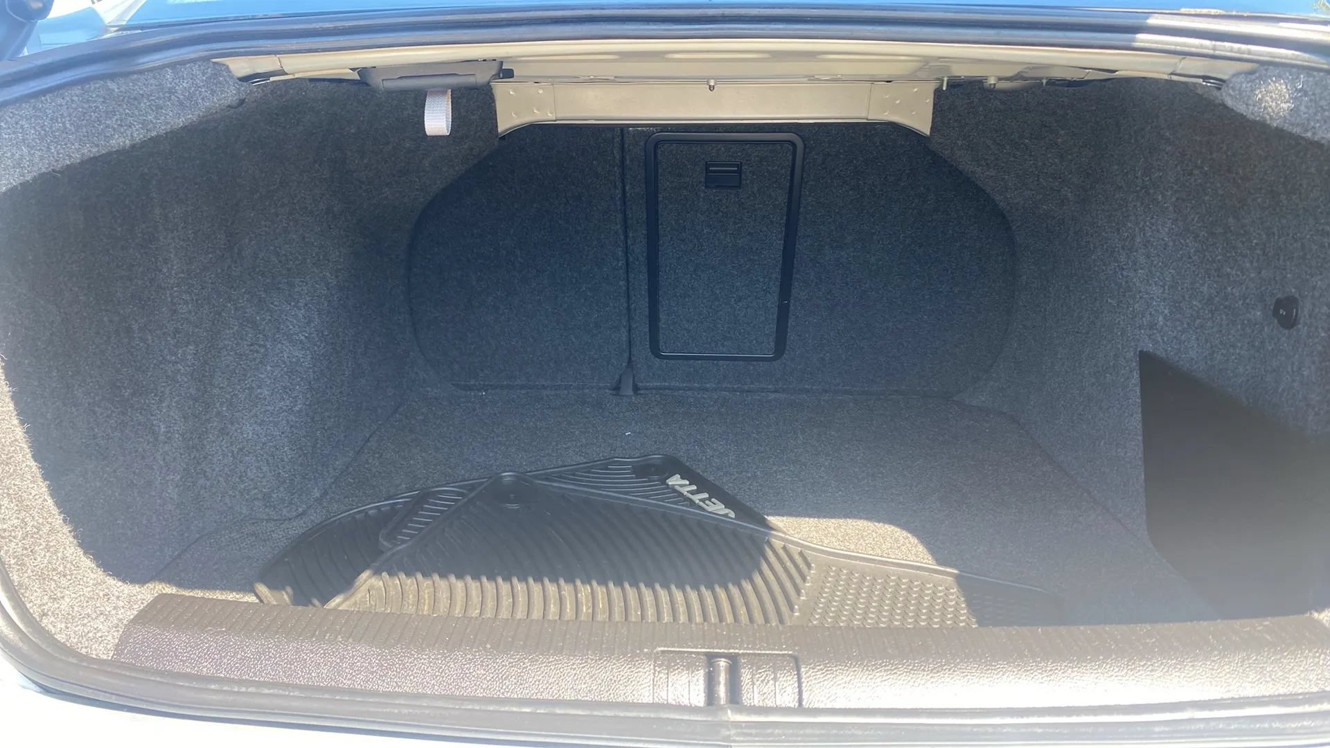 Used 2010 Volkswagen Jetta Limited Edition FWD image 15