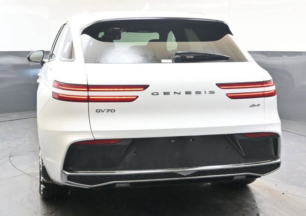 Used 2025 Genesis GV70 2.5T image 4