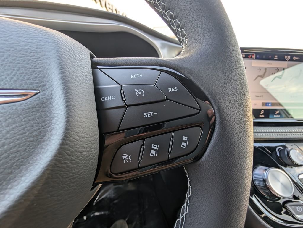 New 2026 Chrysler Pacifica Select w/ S Appearance Package image 21