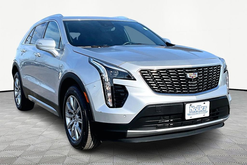 Used 2022 Cadillac XT4 Premium Luxury w/ Enhanced Visibility Package image 12