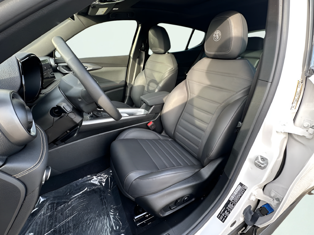 Used 2025 Alfa Romeo Tonale w/ Premium Package AWD/4WD image 19