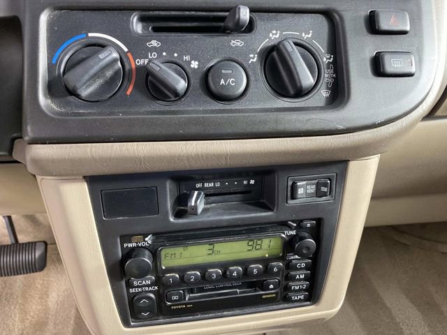 Used 2000 Toyota Sienna FWD image 20