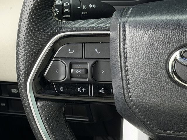 Used 2024 Toyota Sequoia Capstone AWD/4WD image 14