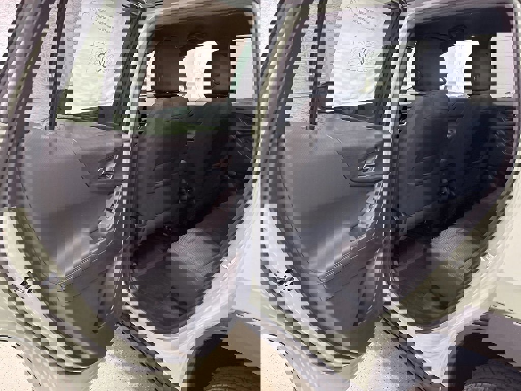 New 2026 Chevrolet Equinox LT w/ LPO, Floor Liner Package image 27