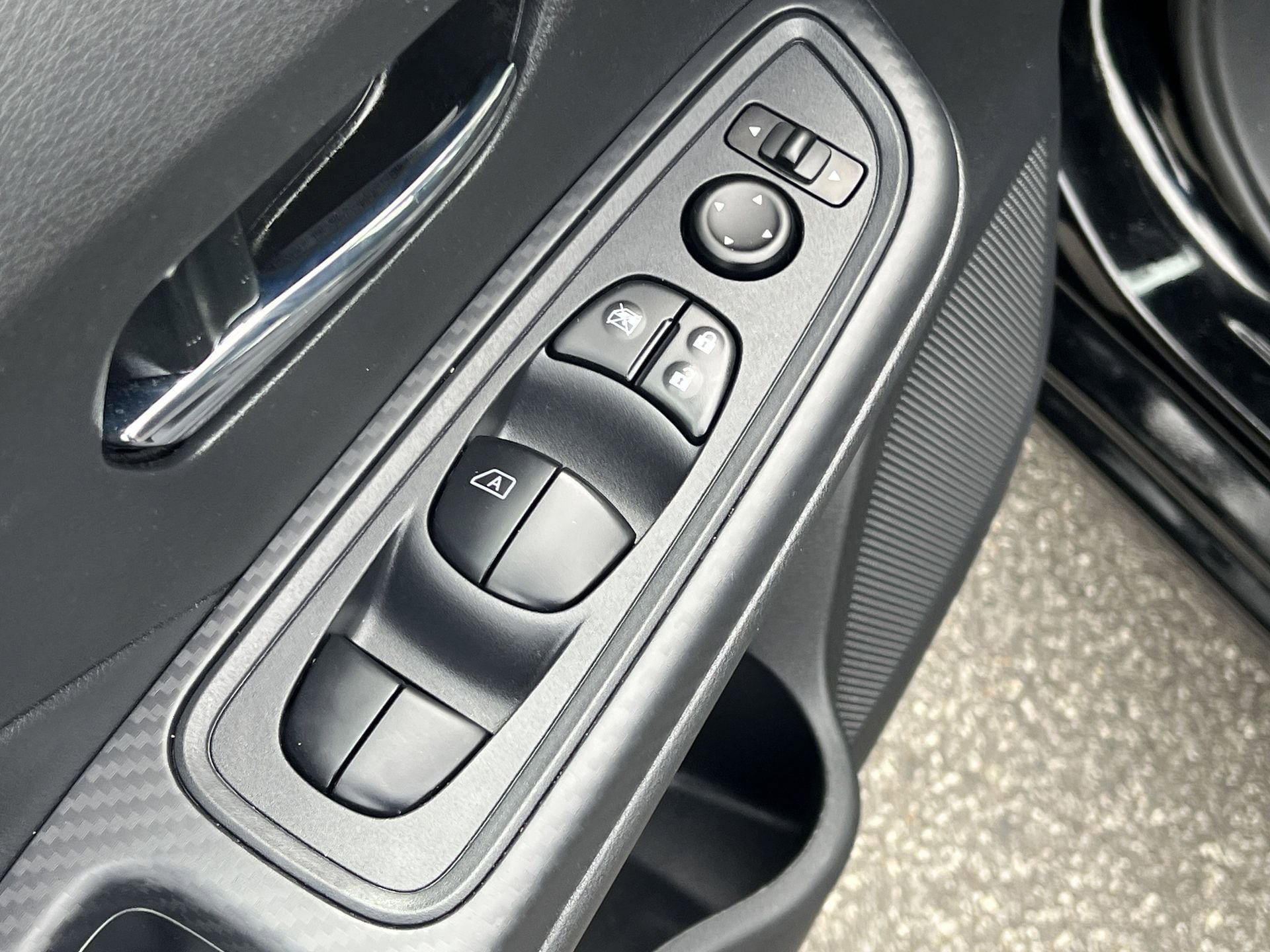 Certified 2025 Nissan Versa SV w/ Trunk Package image 14