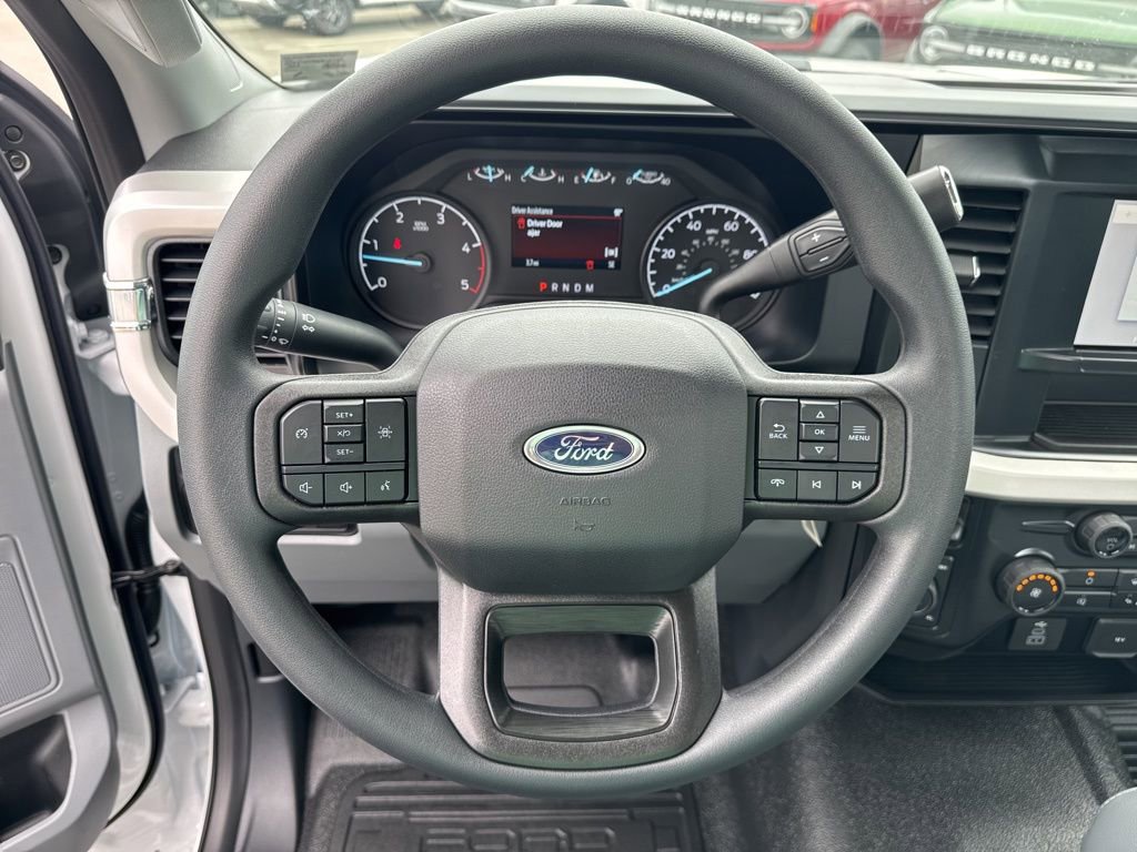 New 2025 Ford F550 4x4 Regular Cab Super Duty image 15