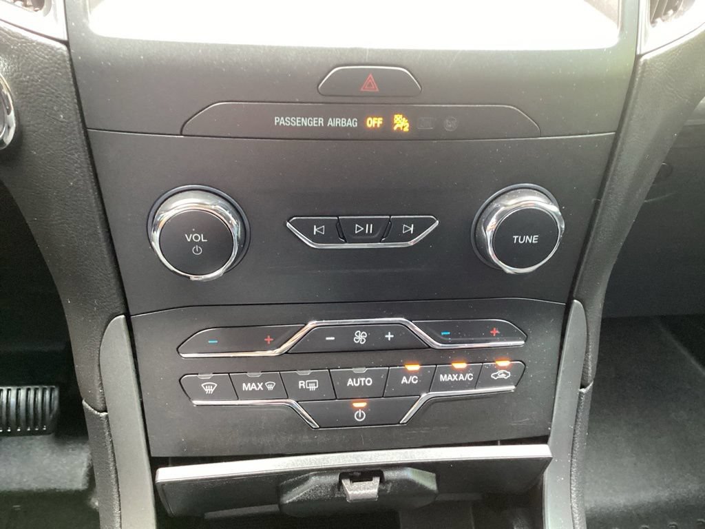Used 2020 Ford Edge SE w/ Cargo Accessory Package FWD image 55