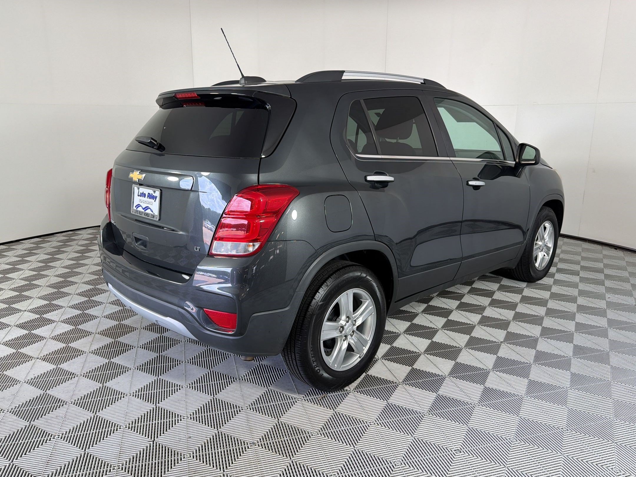 Used 2019 Chevrolet Trax LT w/ LT Convenience Package FWD image 9
