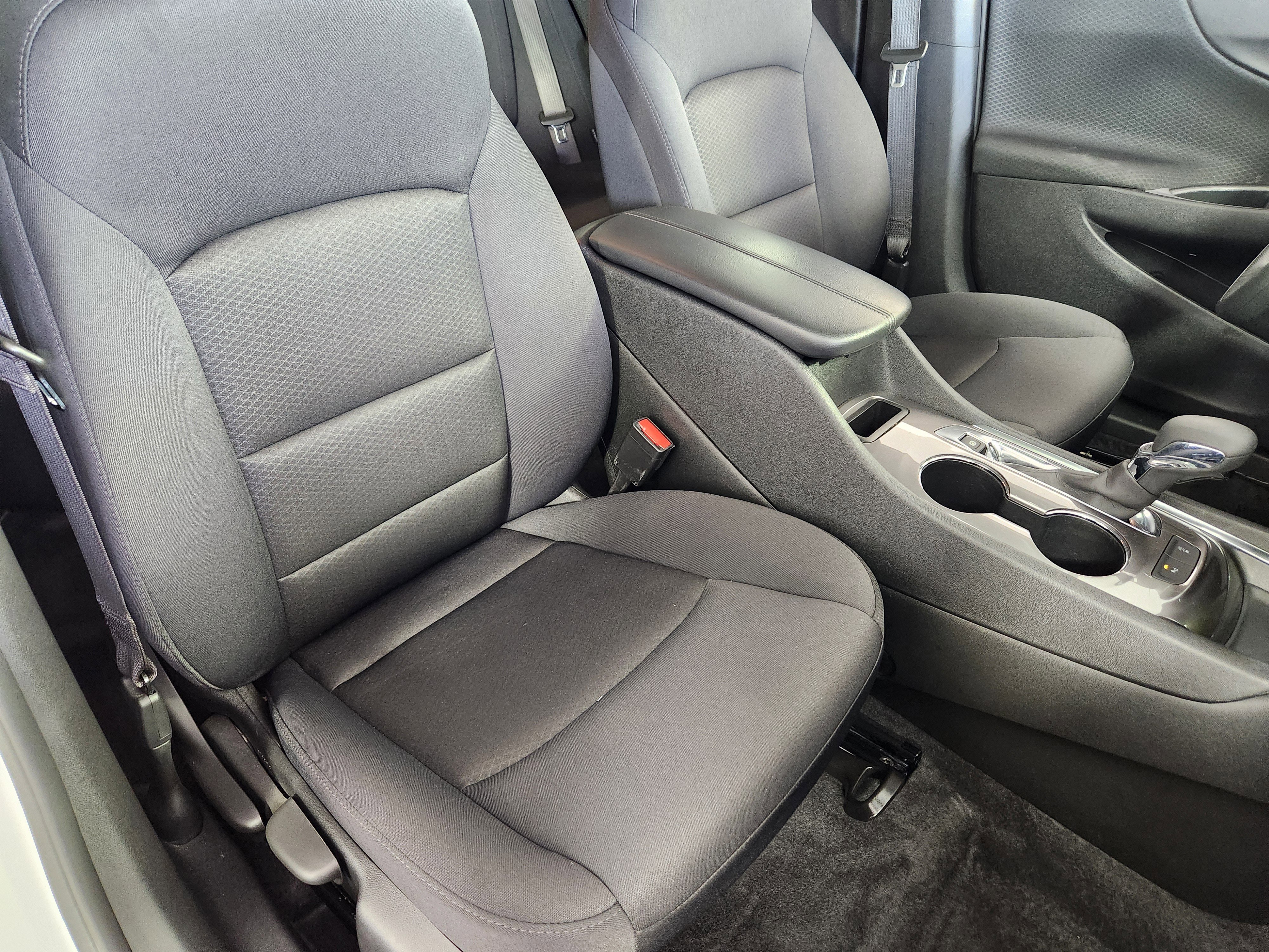 Used 2025 Chevrolet Malibu LT FWD image 11
