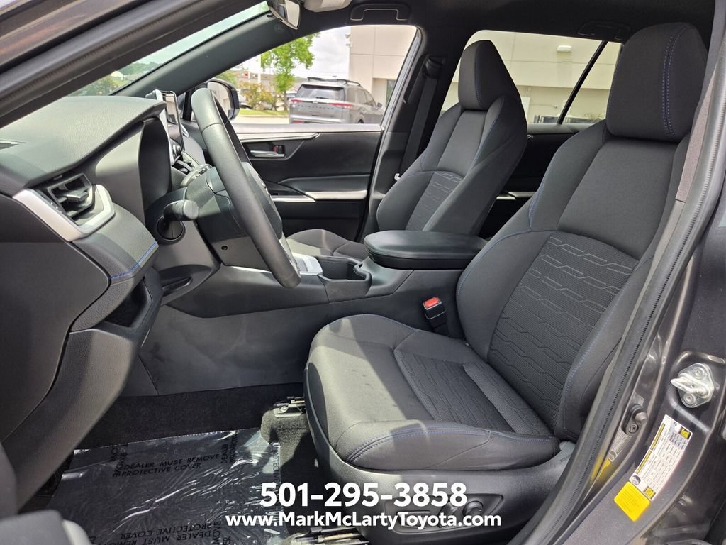 Used 2023 Toyota RAV4 SE AWD/4WD image 9