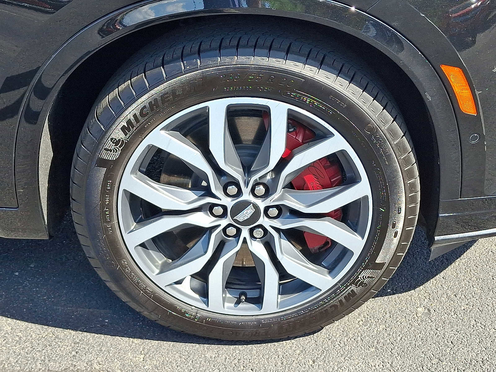 Used 2024 Cadillac XT6 Sport w/ Technology Package image 8