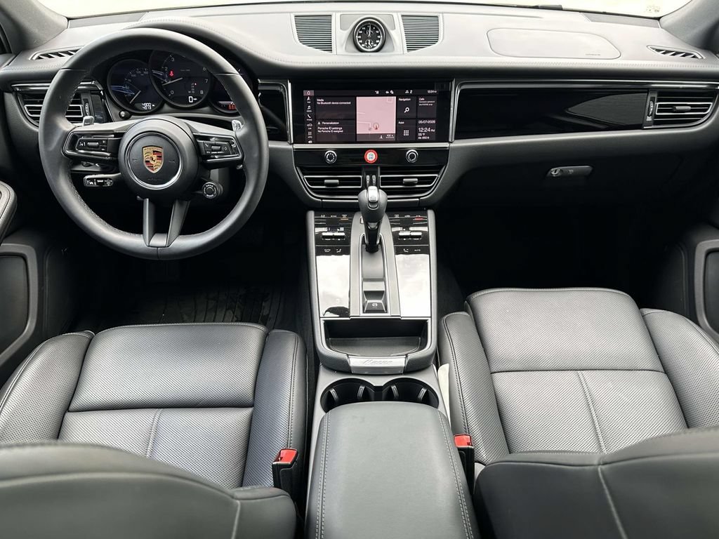 Certified 2026 Porsche Macan AWD/4WD image 15