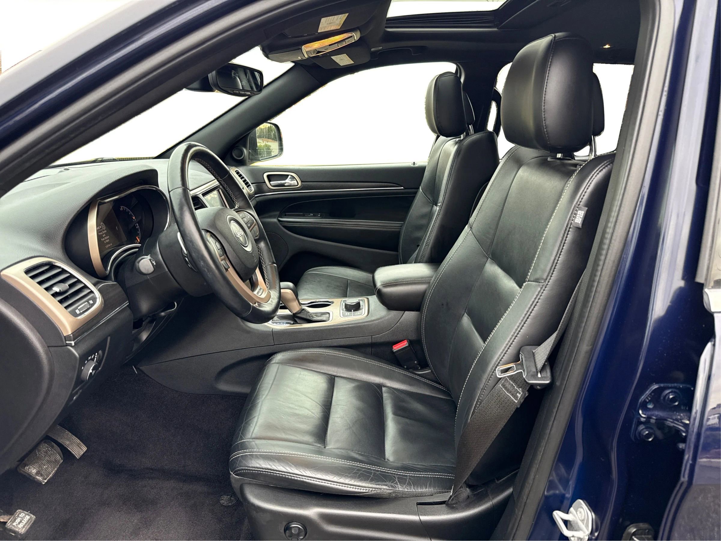 Used 2017 Jeep Grand Cherokee Limited AWD/4WD image 9