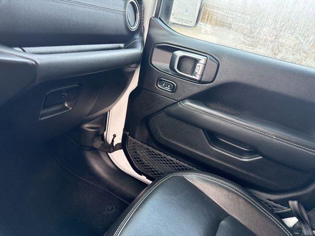 Used 2023 Jeep Wrangler Sahara w/ Cold Weather Group image 23