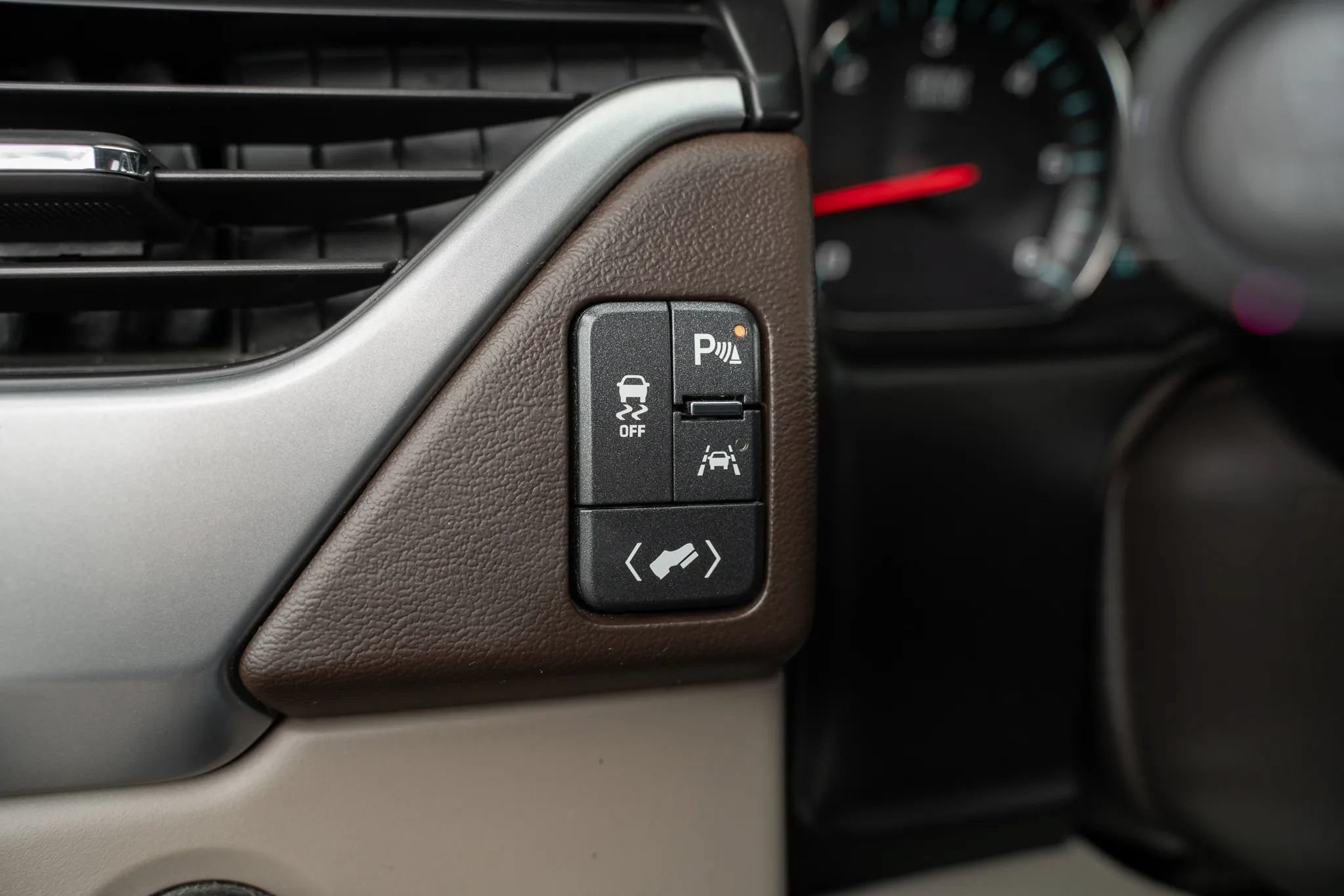 Used 2018 Chevrolet Tahoe LT AWD/4WD image 25