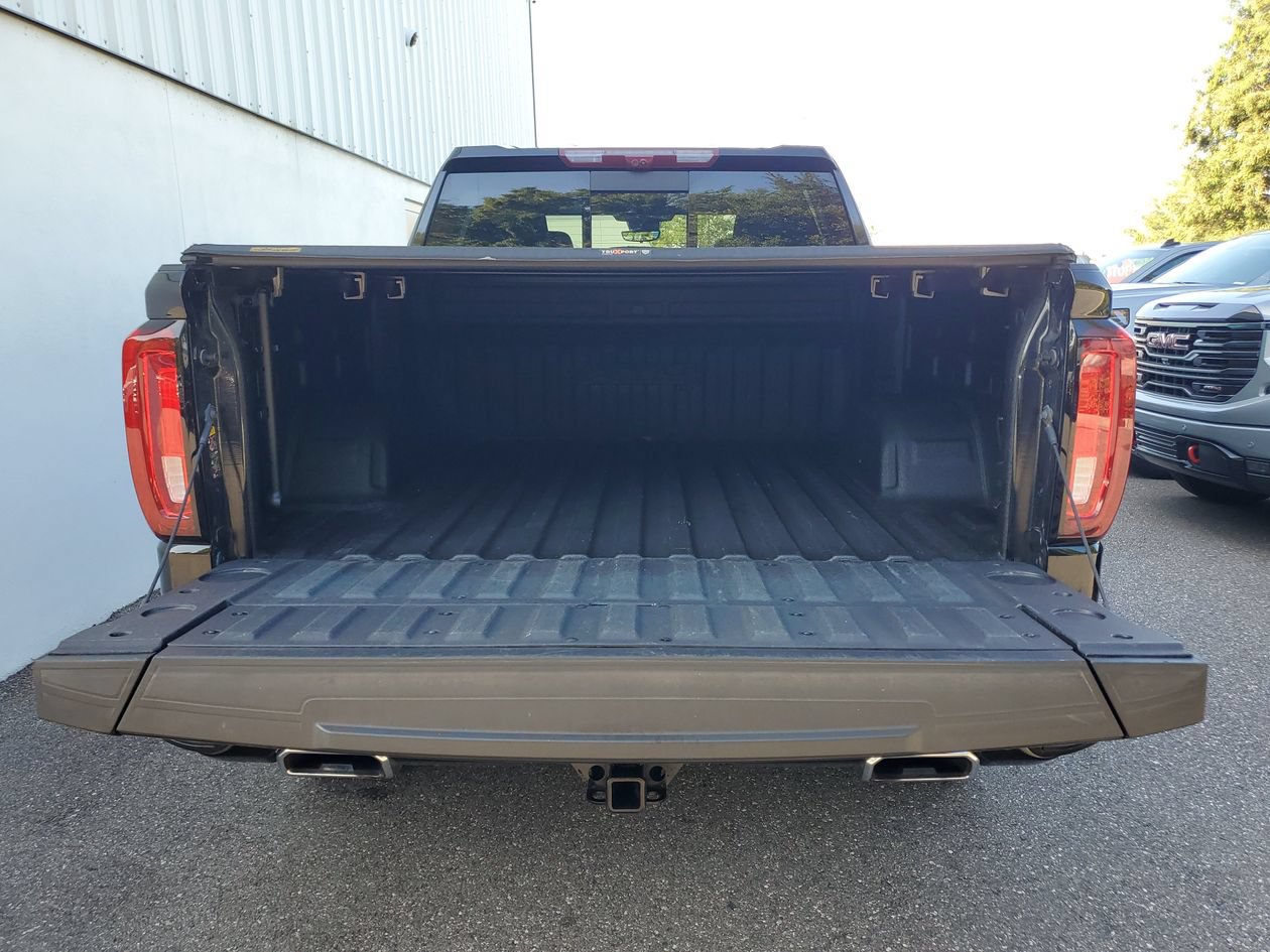 Used 2024 GMC Sierra 1500 AT4 w/ Technology Package AWD/4WD image 9