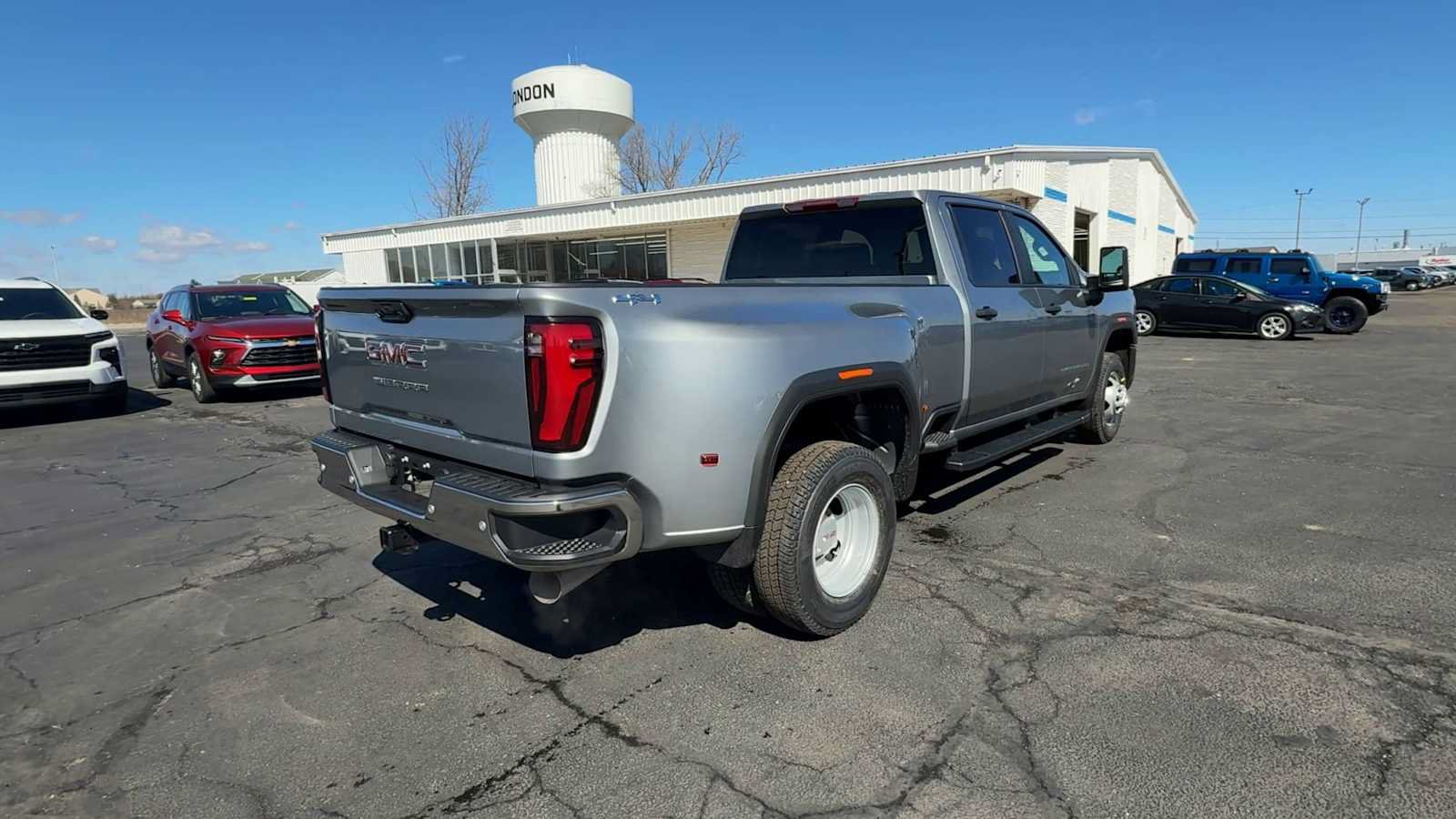 New 2026 GMC Sierra 3500 Pro w/ 1SA Pro Safety Plus Package AWD/4WD image 8