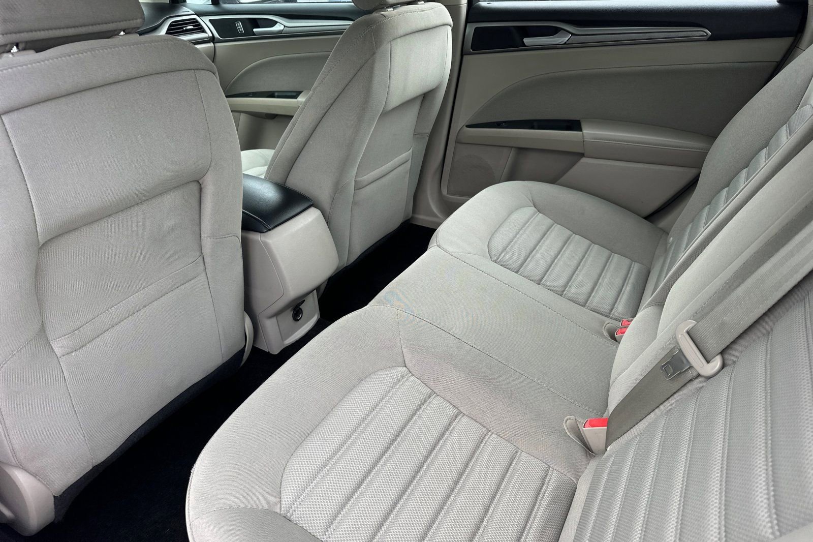 Certified 2018 Ford Fusion SE image 14