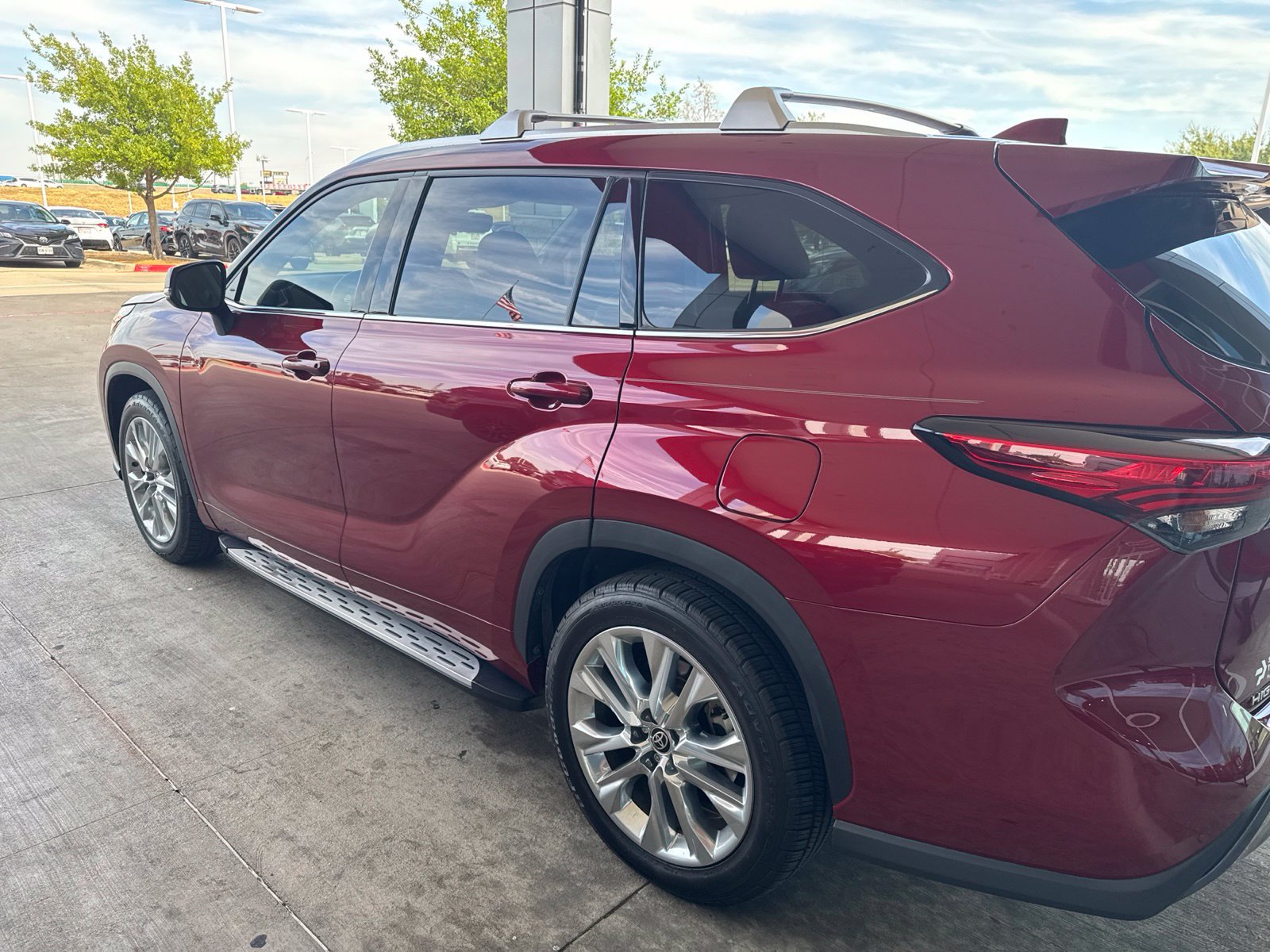 Used 2022 Toyota Highlander Limited FWD image 19