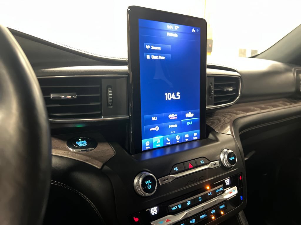 Used 2020 Ford Explorer Platinum w/ Premium Technology Package AWD/4WD image 22