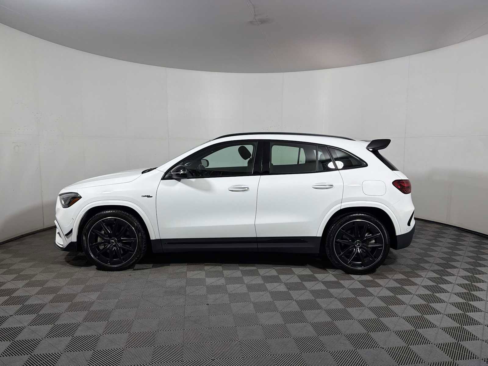 Used 2025 Mercedes-Benz GLA 35 AMG 4MATIC image 4