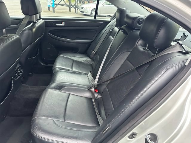 Used 2013 Hyundai Genesis 3.8 w/ Technology Pkg RWD image 10