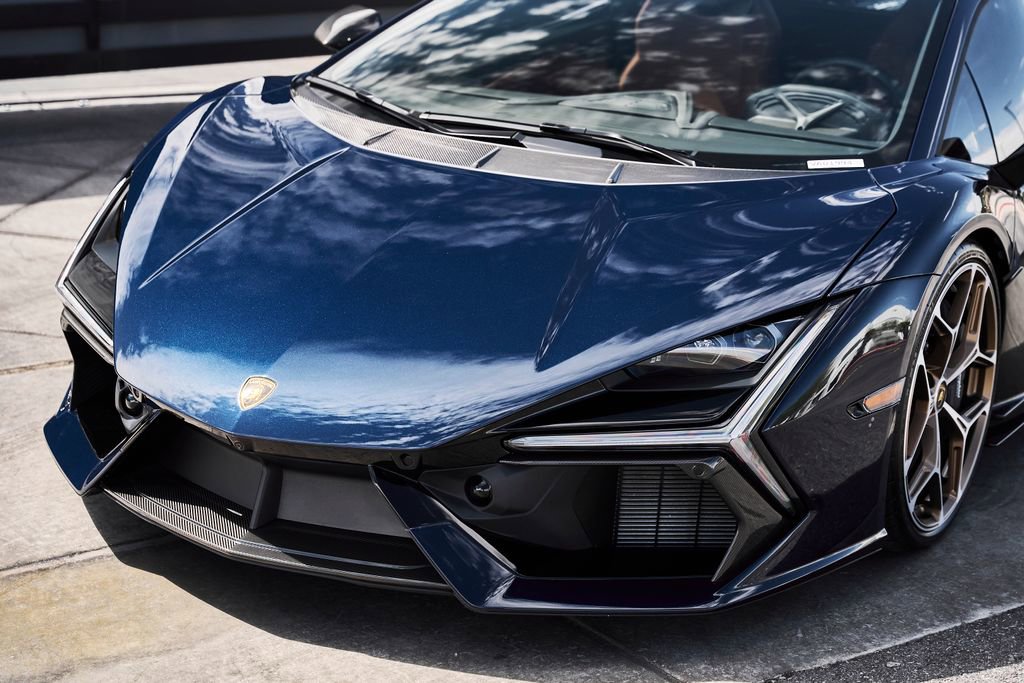 Used 2025 Lamborghini Revuelto AWD/4WD image 7