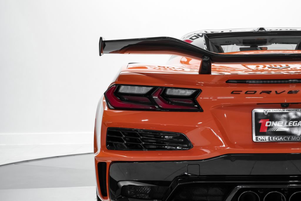 Used 2023 Chevrolet Corvette Z06 w/ Z07 Performance Package RWD image 58