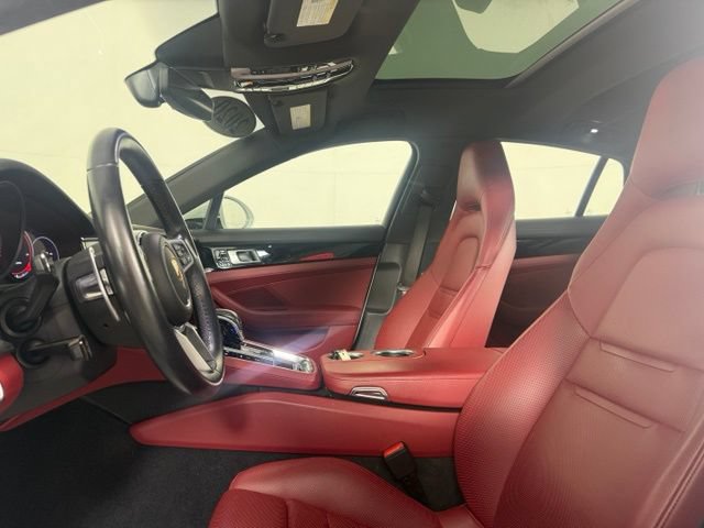 Used 2020 Porsche Panamera RWD image 5