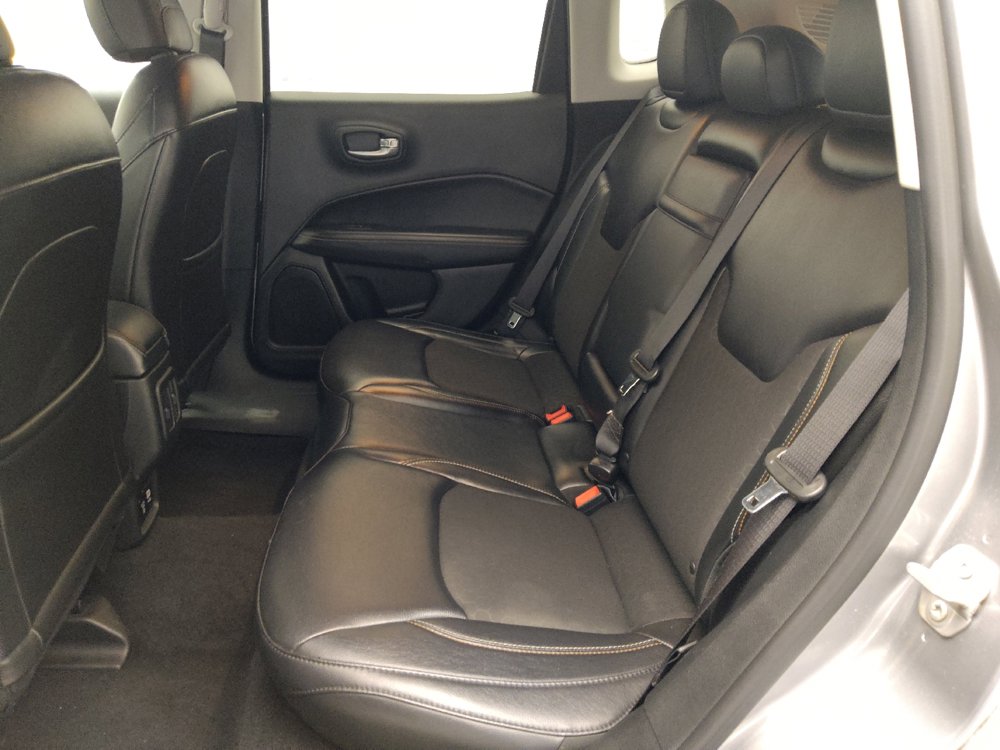 Used 2018 Jeep Compass Latitude w/ Popular Equipment Group FWD image 18