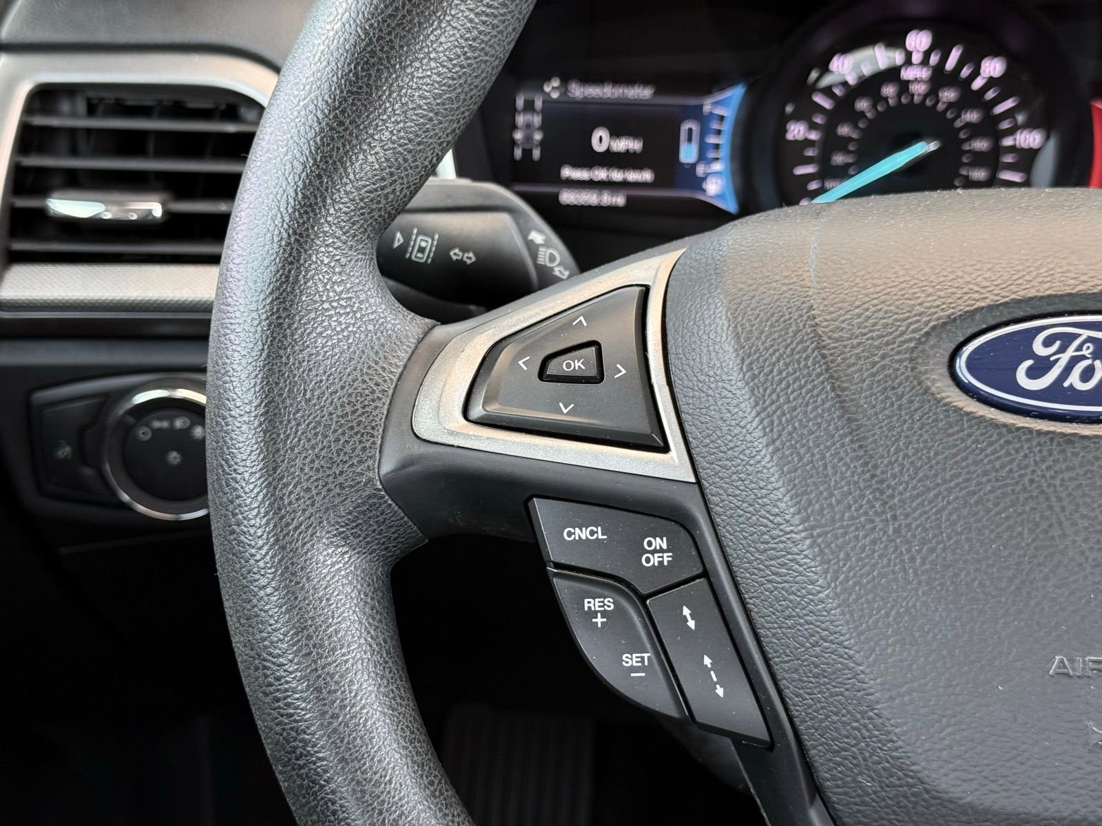 Used 2019 Ford Fusion SE FWD image 26